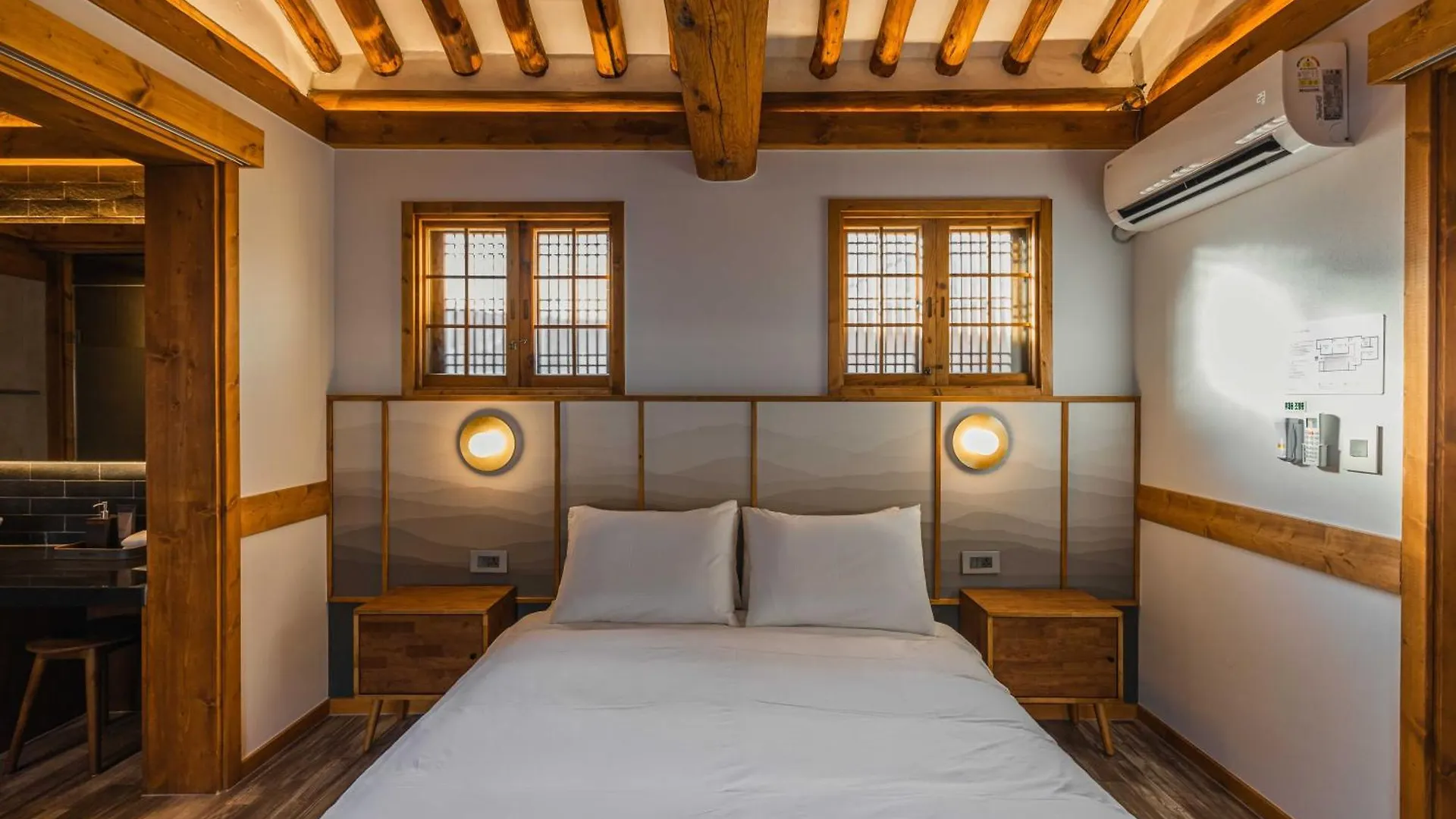 The Bukchon Noble Villa Seoul 0*,  South Korea